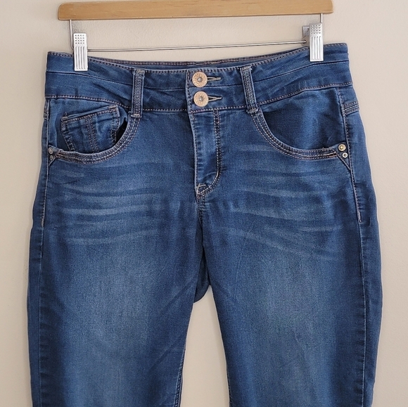 Democracy | Rebel Itty Bitty Boot Cut Jeans with Stretch Size 8 - Picture 2 of 5